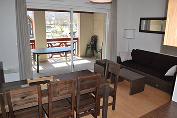 Residence Loudenvielle - Peyragudes - Les Jardins de Balnéa*** - Kitchen and Living Room - 1 bedroom apartment, sleeps 6